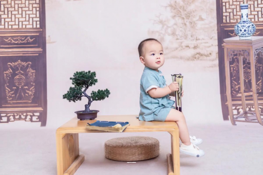 孝义宝宝眼睛肿是什么原因